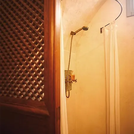 Li Curti, Con Piscina!
